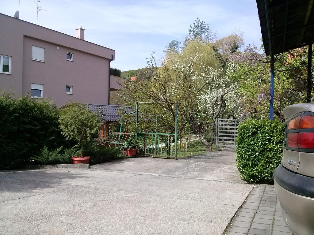 Apartments Garden Zagreb Bagian luar foto
